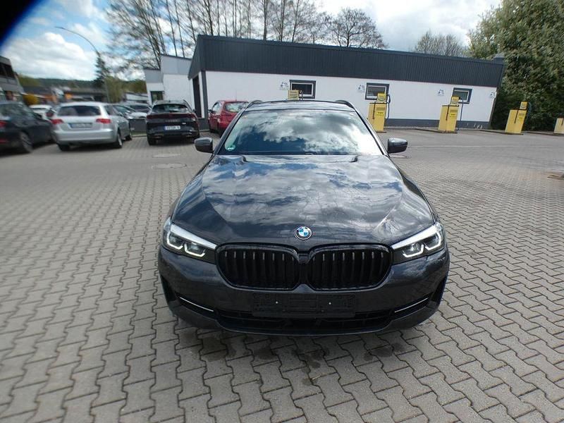 Gebraucht BMW 520 190 PS (139 kW) 2022 Sophistograu Kombi
