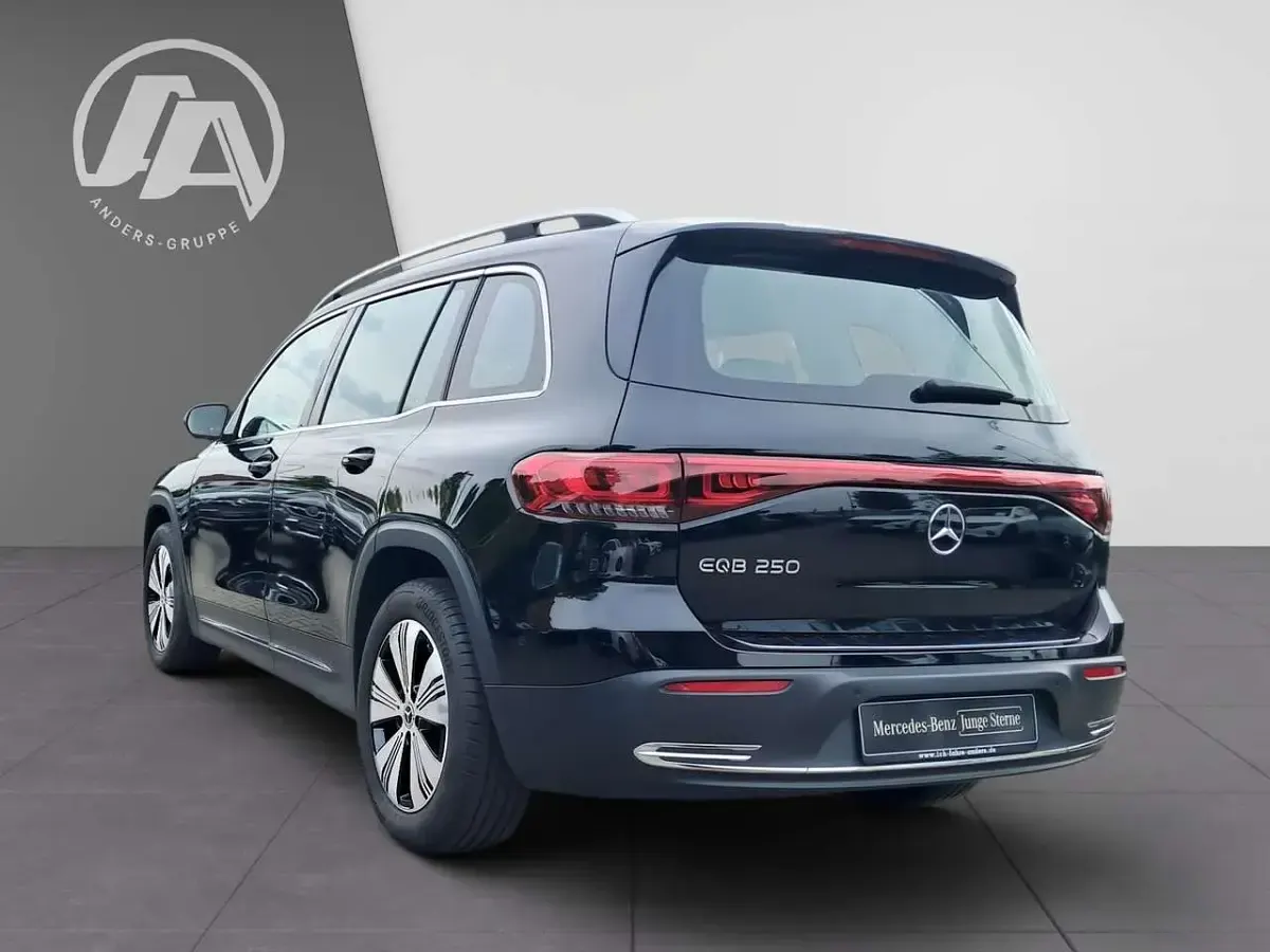 Gebraucht Mercedes EQB250 Progressive 139 kW (190 PS) 2023 Schwarz SUV