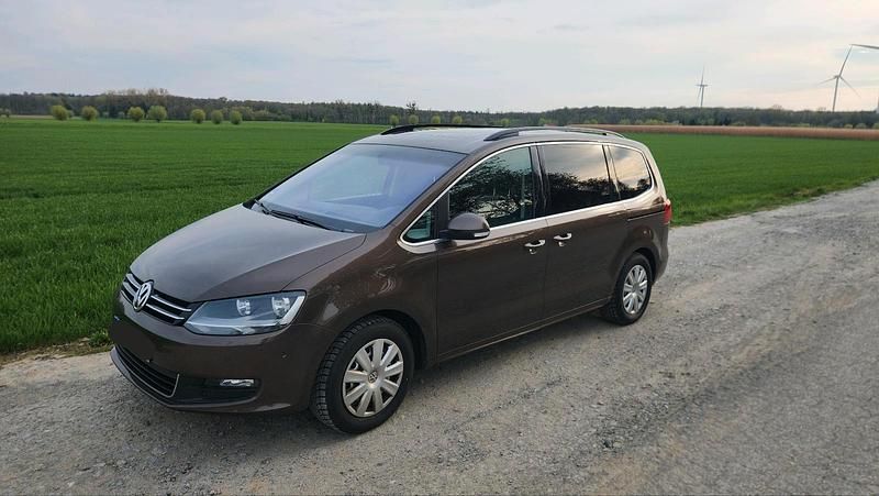 Second-hand VW Sharan 170 CP (125 kW) 2012 Maro Monovolum