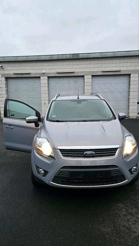 Gebraucht Ford Kuga Titanium 163 PS (119 kW) 2010 Grau SUV