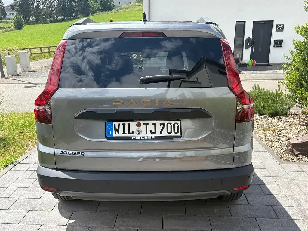 Gebraucht Dacia Jogger Extreme 101 PS (74 kW) 2025 Grau Van / Kleinbus