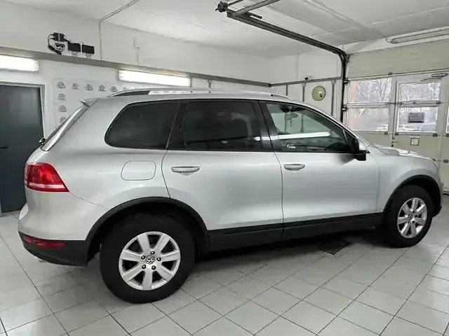 Gebraucht VW Touareg 245 PS (180 kW) 2012 Silber SUV