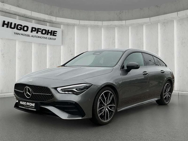 Mountaingrau met. Gebraucht 2025 Mercedes CLA200 Edition Kombi | 37.450 € (Etwas zu teuer) - Bild 1/4