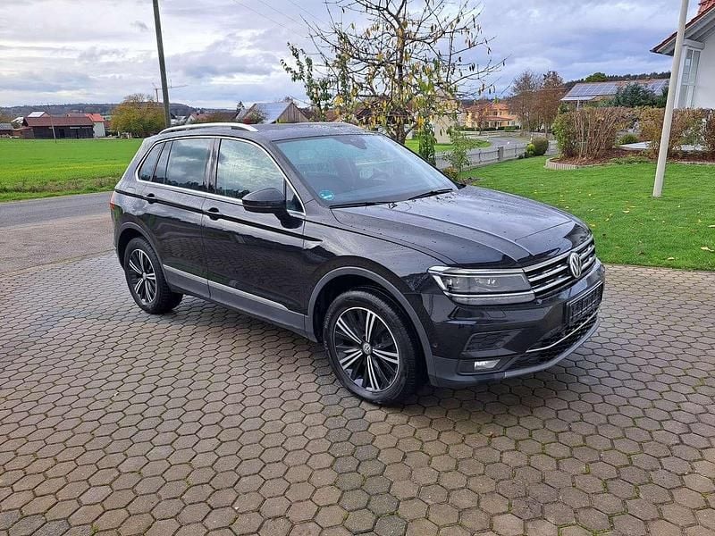 Gebraucht VW Tiguan Highline 239 PS (175 kW) 2019 Deep black perleffekt SUV