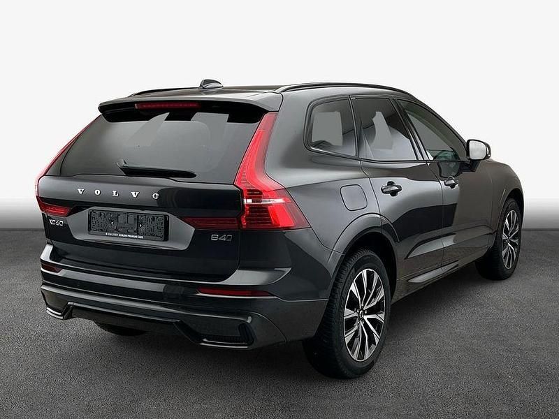 Gebraucht Volvo XC60 Plus 197 PS (144 kW) 2024 Platinum grey metallic SUV