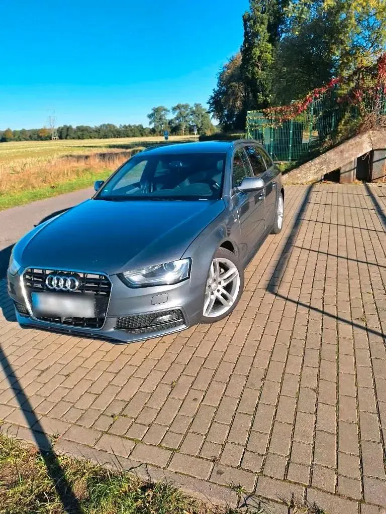 Gebraucht Audi A4 S-Line 177 PS (130 kW) 2014 Grau Kombi