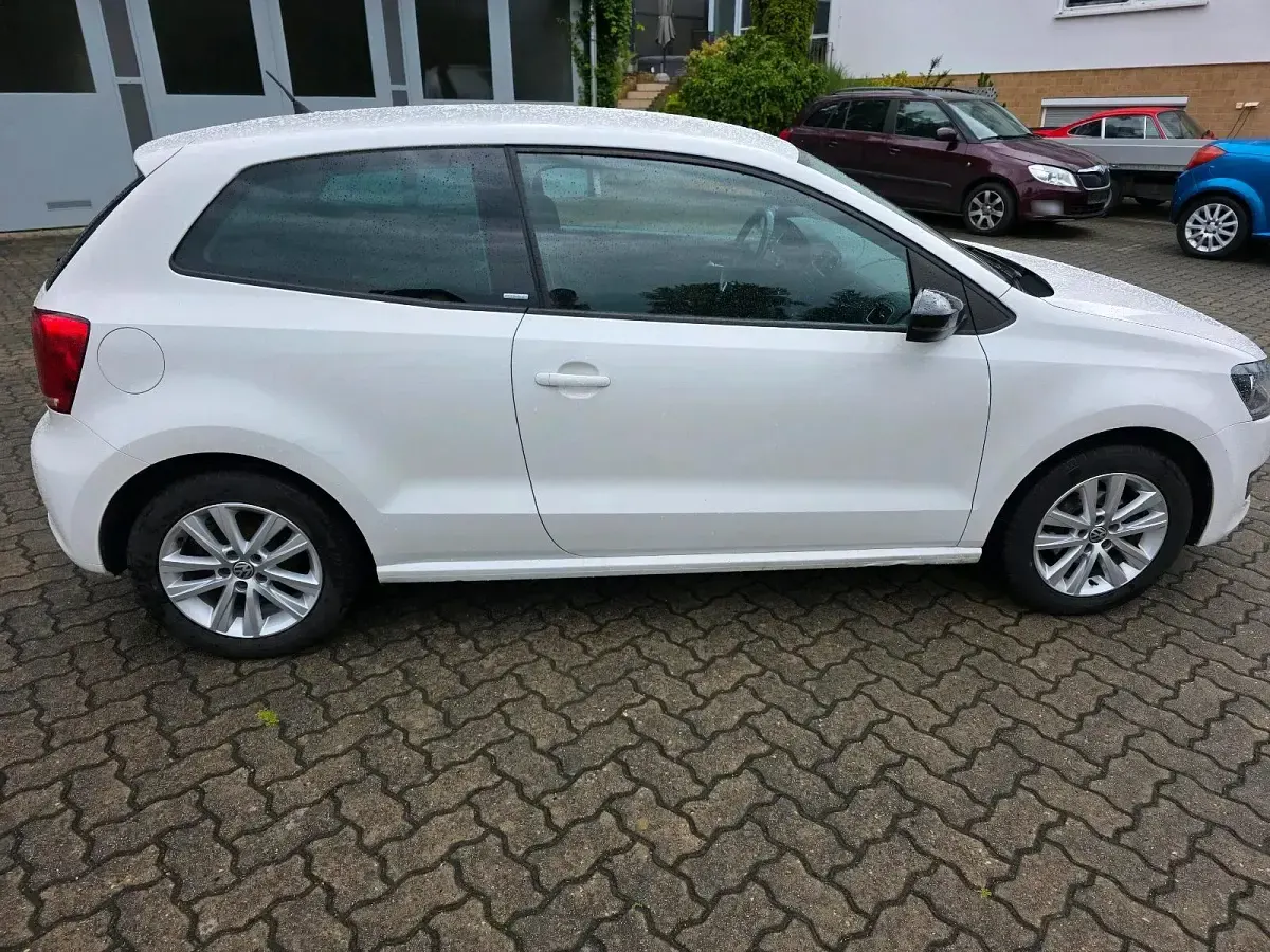 Gebraucht VW Polo 79 PS (58 kW) 2011 Weiß Kleinwagen