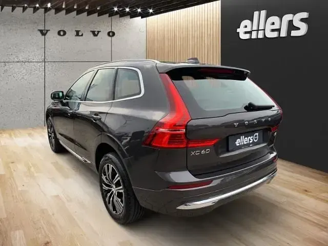 Gebraucht Volvo XC60 145 PS (106 kW) 2022 SUV