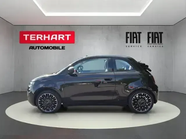 Gebraucht Fiat 500e Red 86 kW (118 PS) 2025 Schwarz Cabrio