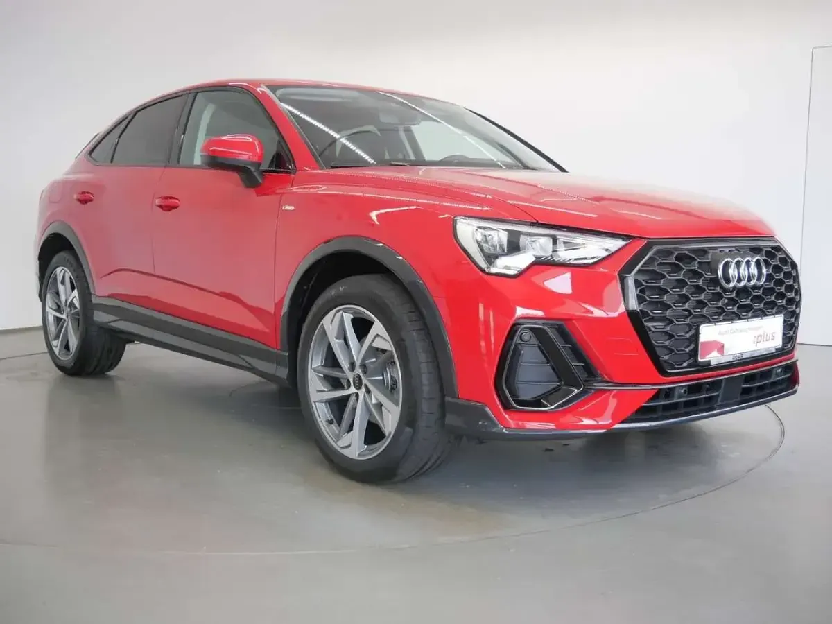 Gebraucht Audi Q3 Sportback S-Line 150 PS (110 kW) 2025 Progressivrot metallic SUV