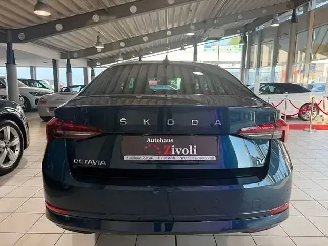 Gebraucht Skoda Octavia Ambition 204 PS (150 kW) 2022 Blau Limousine