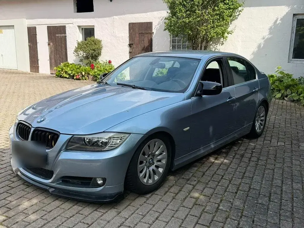 Gebraucht BMW 325 218 PS (160 kW) 2008 Blau Limousine