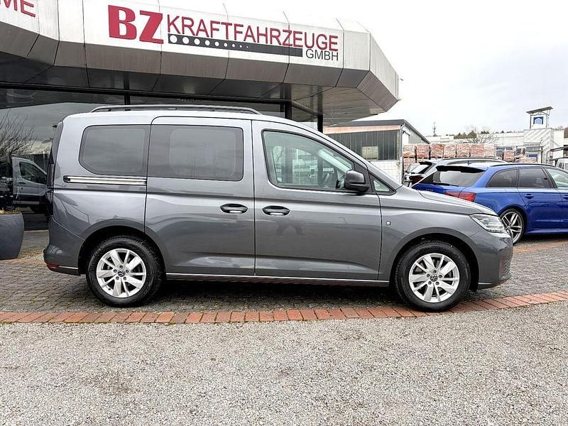 Gebraucht VW Caddy Life 122 PS (89 kW) 2022 Grau Van / Kleinbus