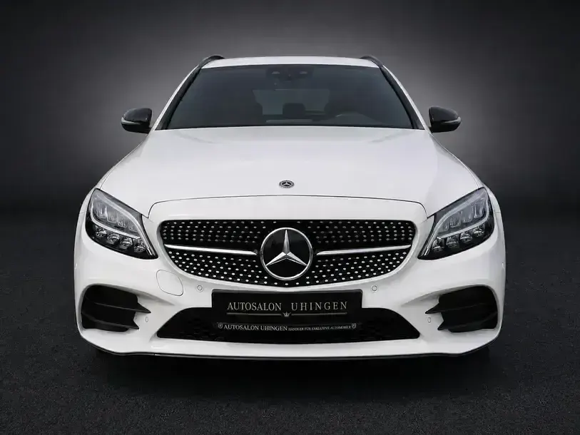 Gebraucht Mercedes C180 AMG 156 PS (114 kW) 2021 Polarweiß Kombi