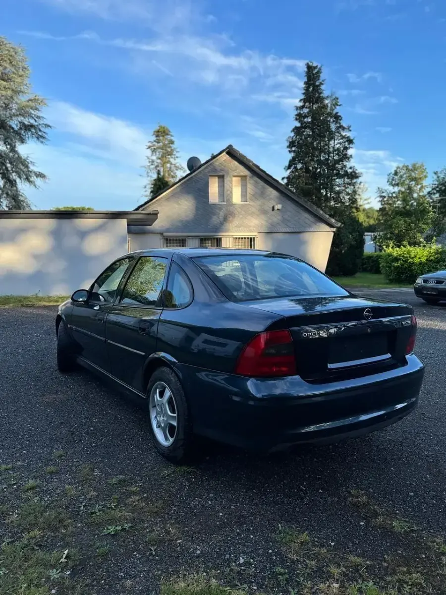 Gebraucht Opel Vectra 101 PS (74 kW) 2001 Blau Limousine