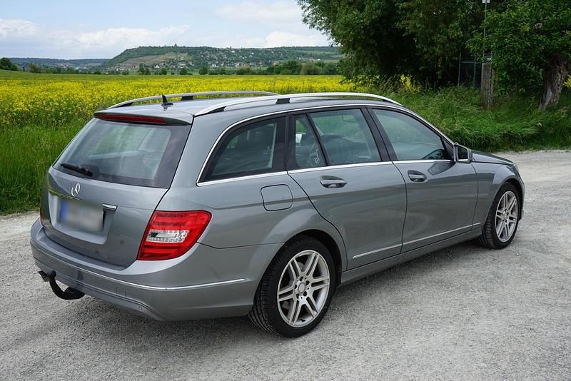 Gebraucht Mercedes C250 205 PS (150 kW) 2012 Silber Kombi