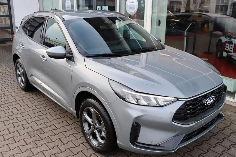 Neu Ford Kuga ST-Line 242 PS (177 kW) 2026 Solar silver metallic SUV