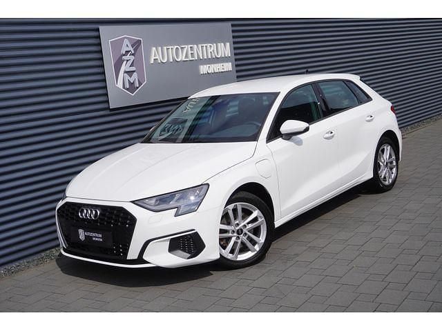(sonderlackierung ibisweiß) Gebraucht 2022 Audi A3 Sportback e-tron Advanced Limousine | 29.738 € (Teuer) - Bild 1/4