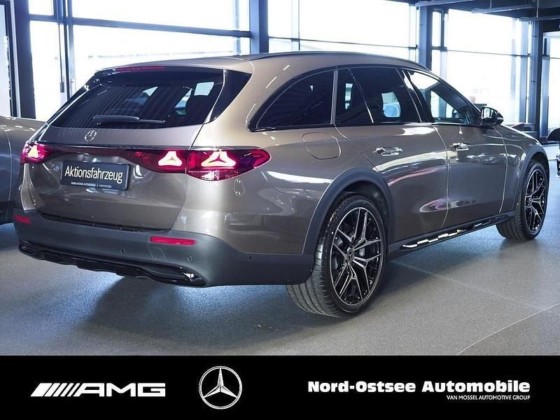 Gebraucht Mercedes E450 Avantgarde 381 PS (280 kW) 2025 Metalliclack samtbraun Kombi