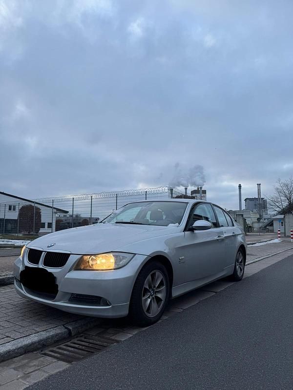 Gebraucht BMW 318 129 PS (94 kW) 2006 Silber Limousine