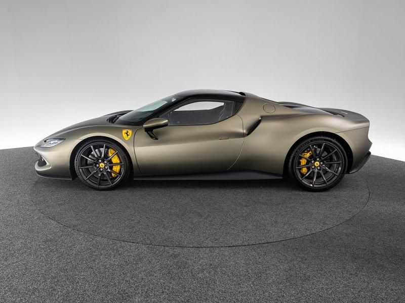 Gebraucht Ferrari 296 829 PS (609 kW) 2024 Grün Coupé