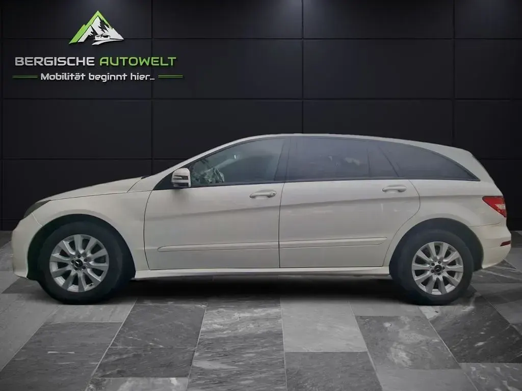 Gebraucht Mercedes R350 265 PS (194 kW) 2011 Calcitweiss Van / Kleinbus