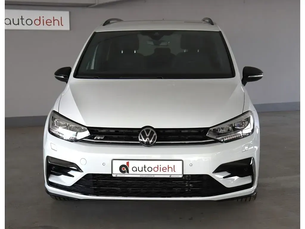 Gebraucht VW Touran Highline 150 PS (110 kW) 2025 Weiß Van / Kleinbus
