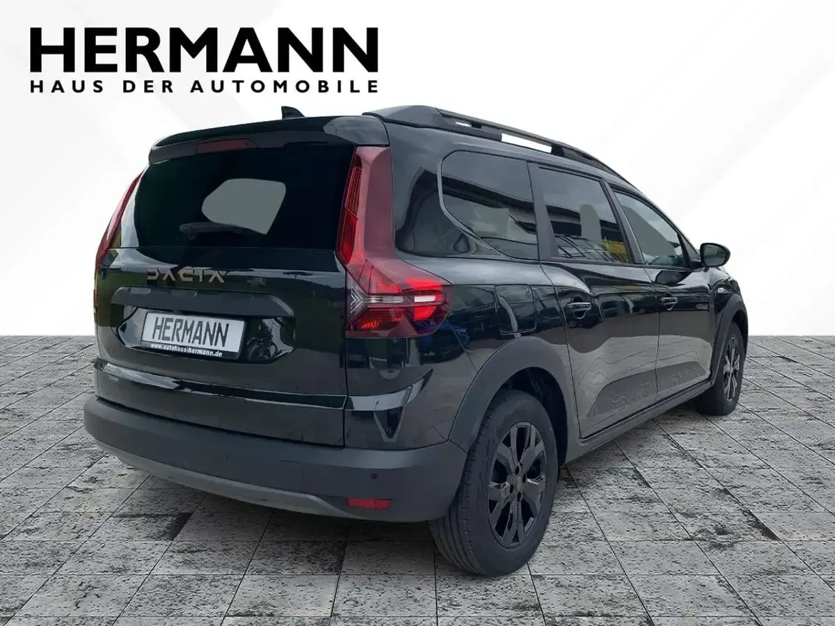 Neu Dacia Jogger Extreme 141 PS (103 kW) 2025 Perlmuttschwarz metallic (sch Van / Kleinbus