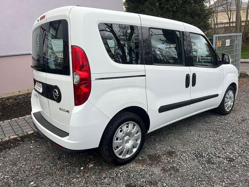Gebraucht Opel Combo 120 PS (88 kW) 2013 Weiß Van / Kleinbus