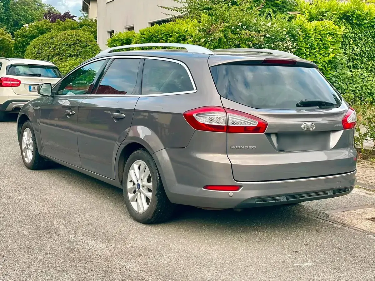 Gebraucht Ford Mondeo Titanium 160 PS (117 kW) 2011 Grau Kombi
