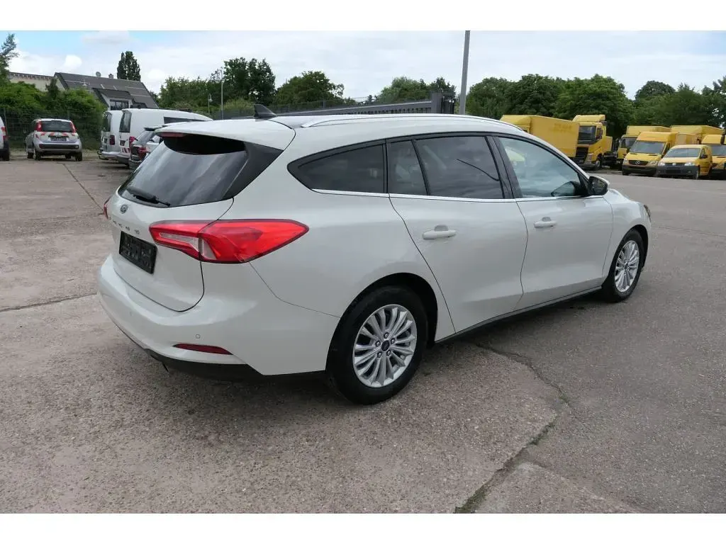 Gebraucht Ford Focus Titanium X 120 PS (88 kW) 2020 Metropolis weiß (metallic) Kombi