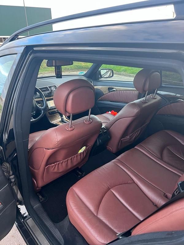 Gebraucht Mercedes E320 Avantgarde 224 PS (164 kW) 2007 Schwarz Kombi