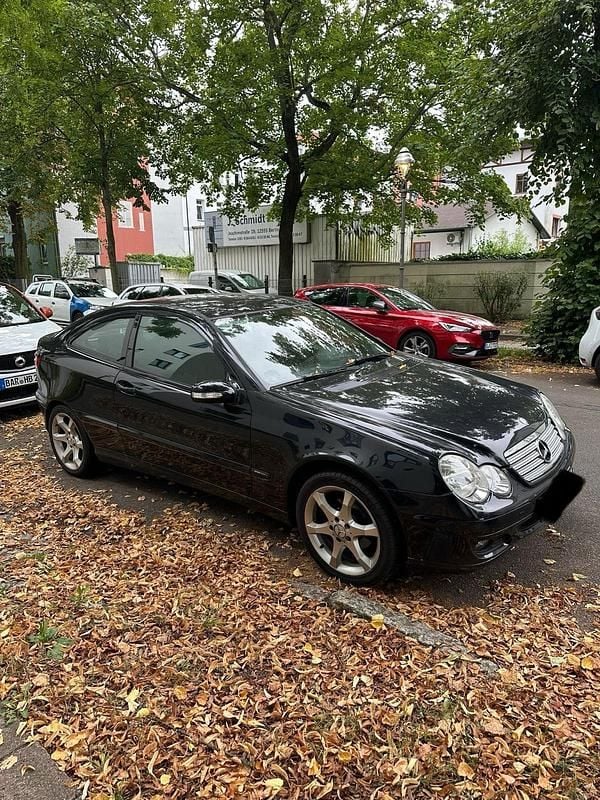 Schwarz Gebraucht 2006 Mercedes C180 Coupé | 2.250 € (Fairer Preis) - Bild 1/4