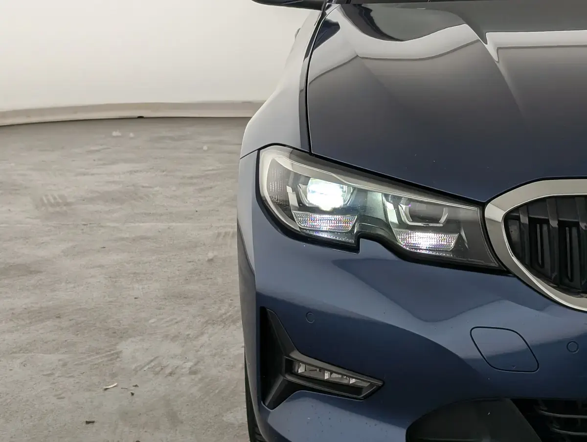 Używany BMW 330 Advantage 265 KM (194 kW) 2020 Niebieski Sedan/Limuzyna