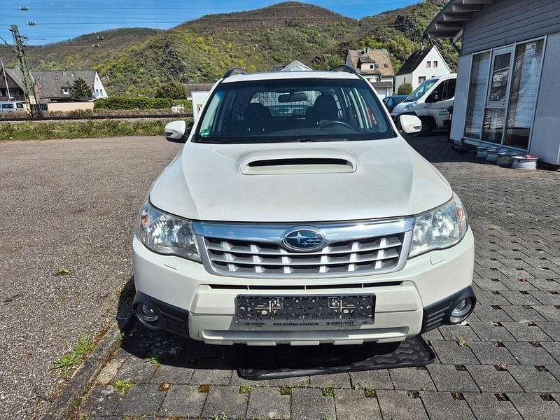Gebraucht Subaru Forester Comfort 147 PS (108 kW) 2012 Weiß SUV