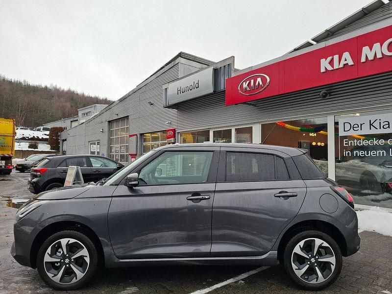 Neu Suzuki Swift Comfort+ 83 PS (61 kW) 2025 Grau Kleinwagen