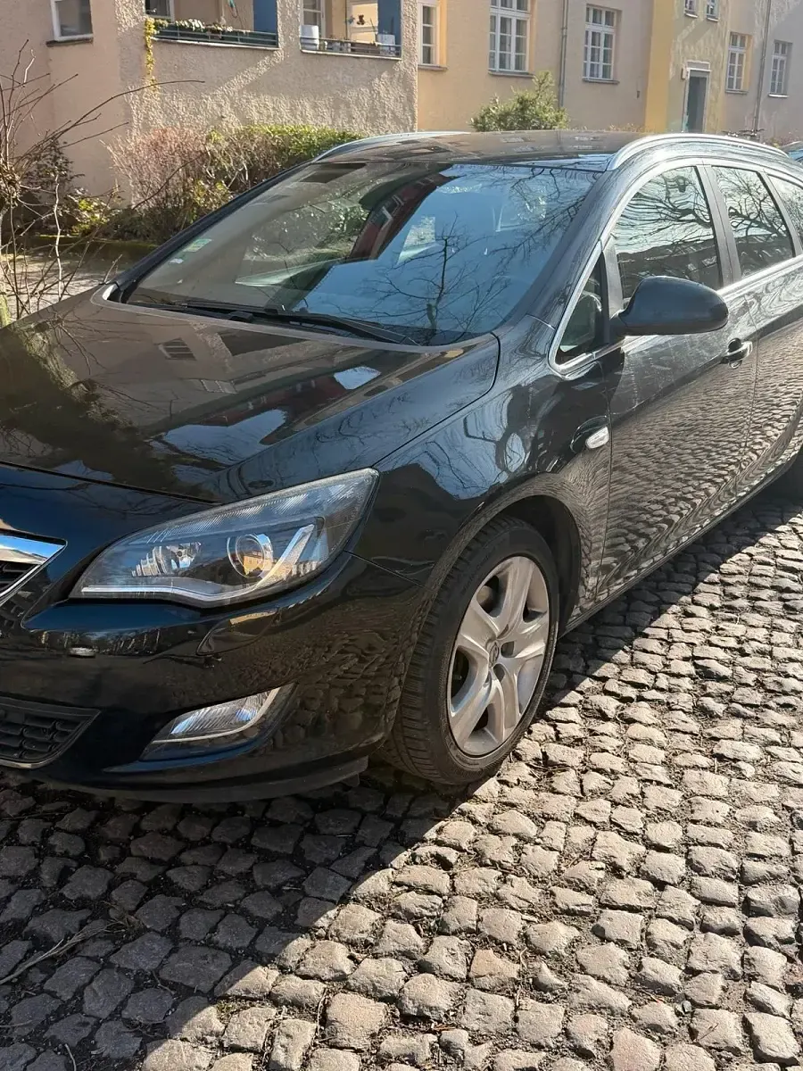 Gebraucht Opel Astra 165 PS (121 kW) 2012 Schwarz Kombi