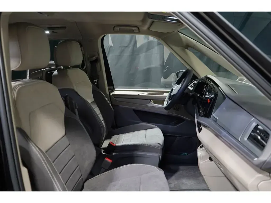Gebraucht VW Multivan 150 PS (110 kW) 2026 Deep black perleffekt Van / Kleinbus