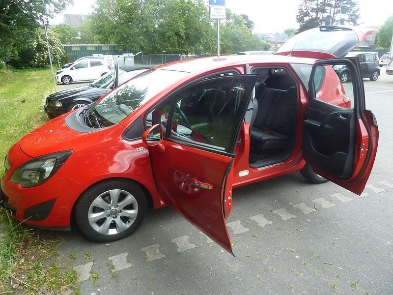 Rot Gebraucht 2012 Opel Meriva Active Van / Kleinbus | 3.900 € (Guter Preis) - Bild 1/4