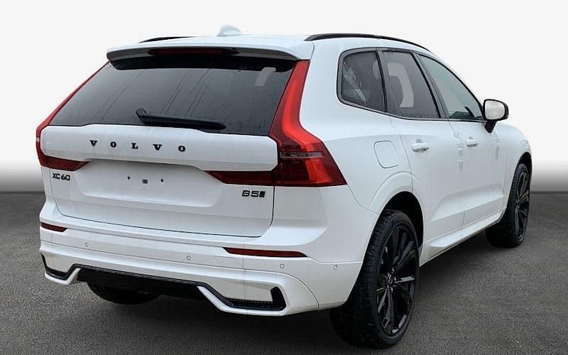 Neu Volvo XC60 Plus 250 PS (183 kW) 2026 Blau SUV