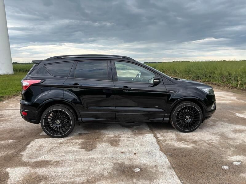 Schwarz Gebraucht 2019 Ford Kuga ST-Line SUV | 17.400 € (Superpreis) - Bild 1/4