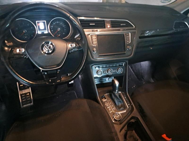 Gebraucht VW Tiguan Sound 150 PS (110 kW) 2017 Grau SUV