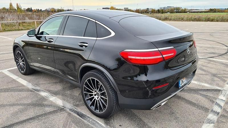 Gebraucht Mercedes GLC250 211 PS (155 kW) 2018 Schwarz Coupé