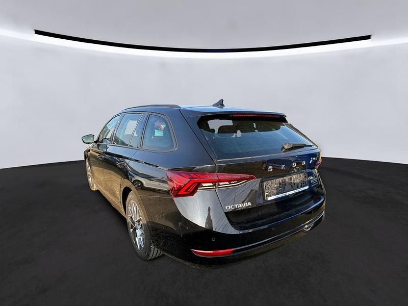 Gebraucht Skoda Octavia Tour 150 PS (110 kW) 2023 Schwarz Kombi