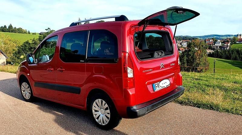 Rot Gebraucht 2009 Citroën Berlingo Van / Kleinbus | 3.200 € (Guter Preis) - Bild 1/4