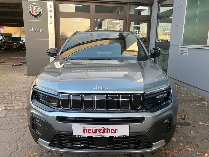 Neu Jeep Avenger Summit 110 PS (80 kW) 2026 Grau SUV