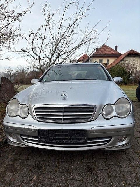 Gebraucht Mercedes C180 Classic 143 PS (105 kW) 2004 Silber Kombi