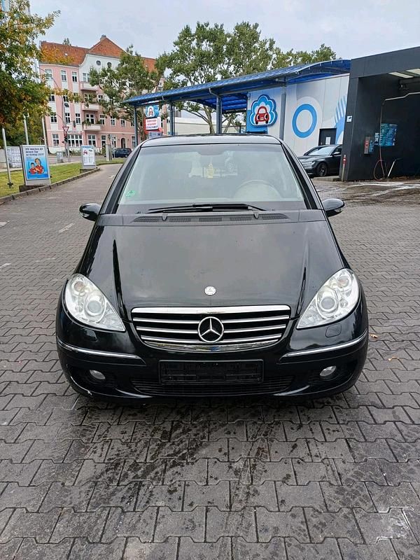 Schwarz Gebraucht 2004 Mercedes A170 Avantgarde Kleinwagen | 1.000 € (Superpreis) - Bild 1/4