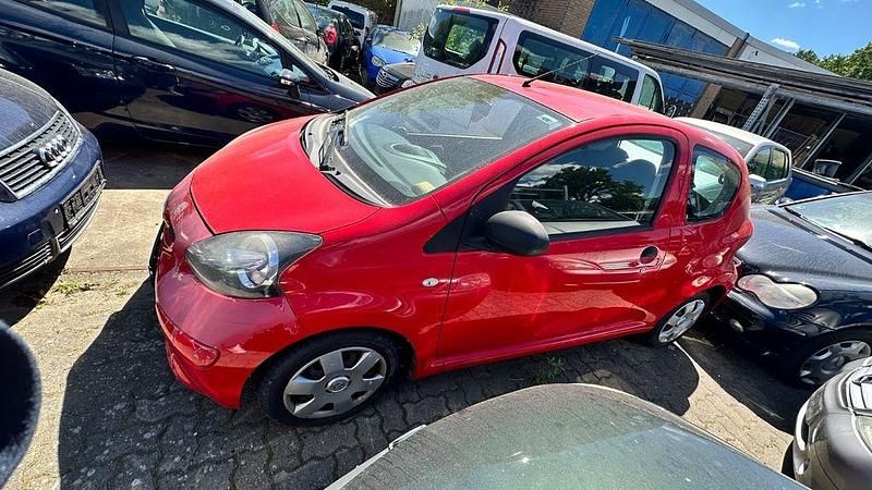Rot Gebraucht 2008 Toyota Aygo Basis Kleinwagen | 800 € (Fairer Preis) - Bild 1/4