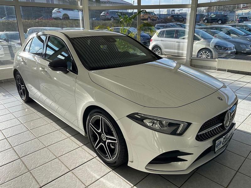 Gebraucht Mercedes A180 AMG line 116 PS (85 kW) 2019 Weiß Limousine